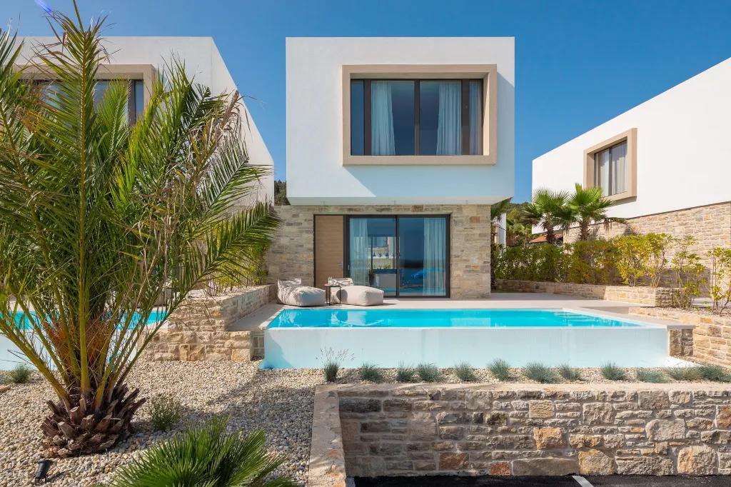 Spacious Beachfront Villa Retreat in Tkon