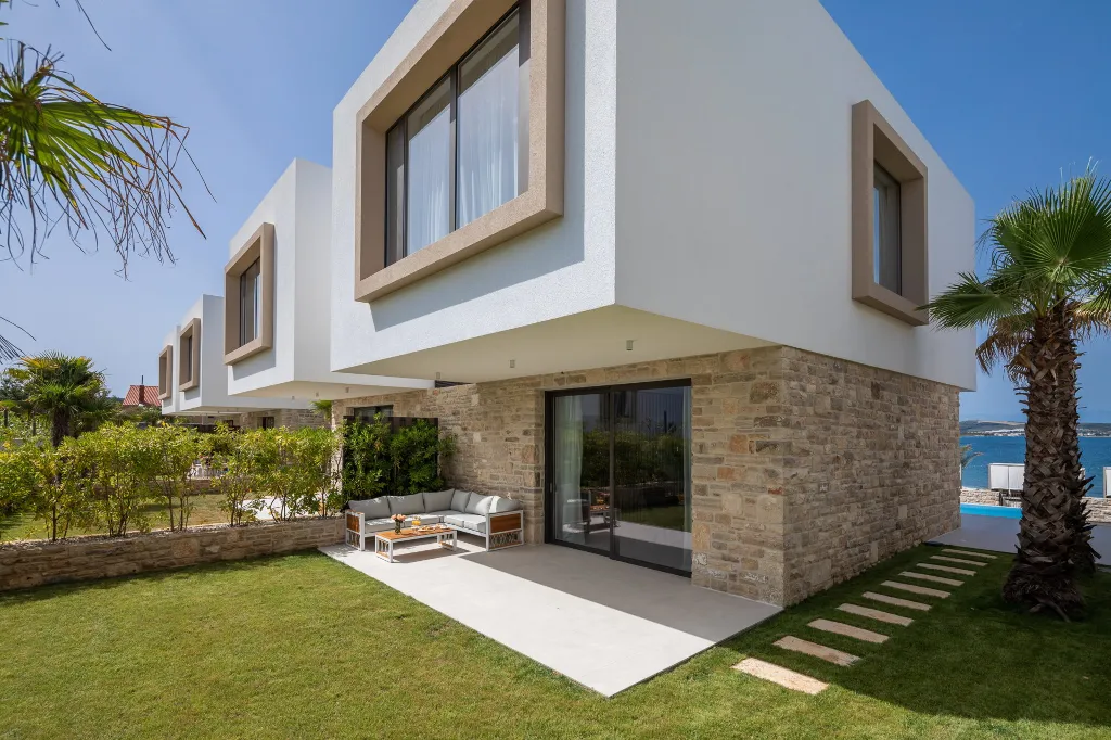 Spacious Beachfront Villa Retreat in Tkon