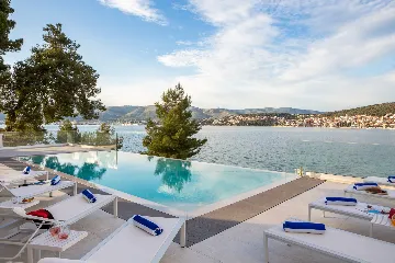 Contemporary Seafront Villa with Private Pool in Okrug Gornji