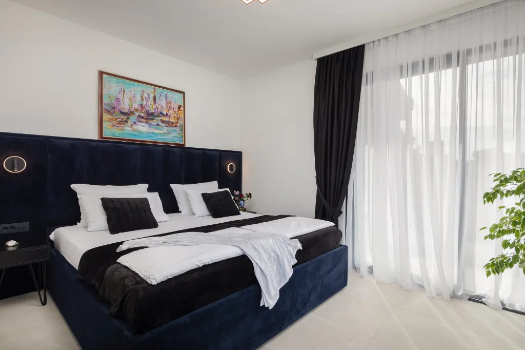 Contemporary Seafront Villa with Private Pool in Okrug Gornji