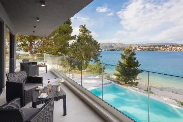 Contemporary Seafront Villa with Private Pool in Okrug Gornji