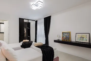 Contemporary Seafront Villa with Private Pool in Okrug Gornji