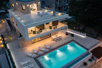 Contemporary Seafront Villa with Private Pool in Okrug Gornji