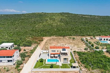 Spacious Family Villa with Heated Pool in Sukošan