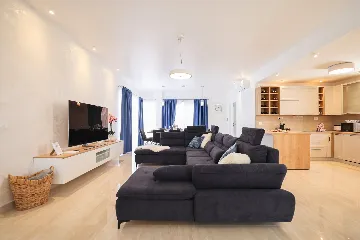 Spacious Family Villa with Heated Pool in Sukošan