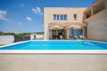 Spacious Family Villa with Heated Pool in Sukošan