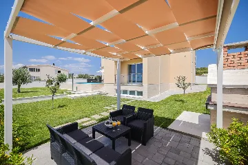 Spacious Family Villa with Heated Pool in Sukošan