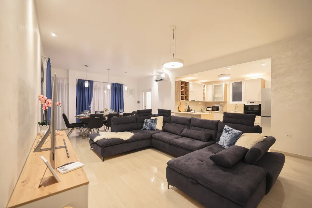Spacious Family Villa with Heated Pool in Sukošan