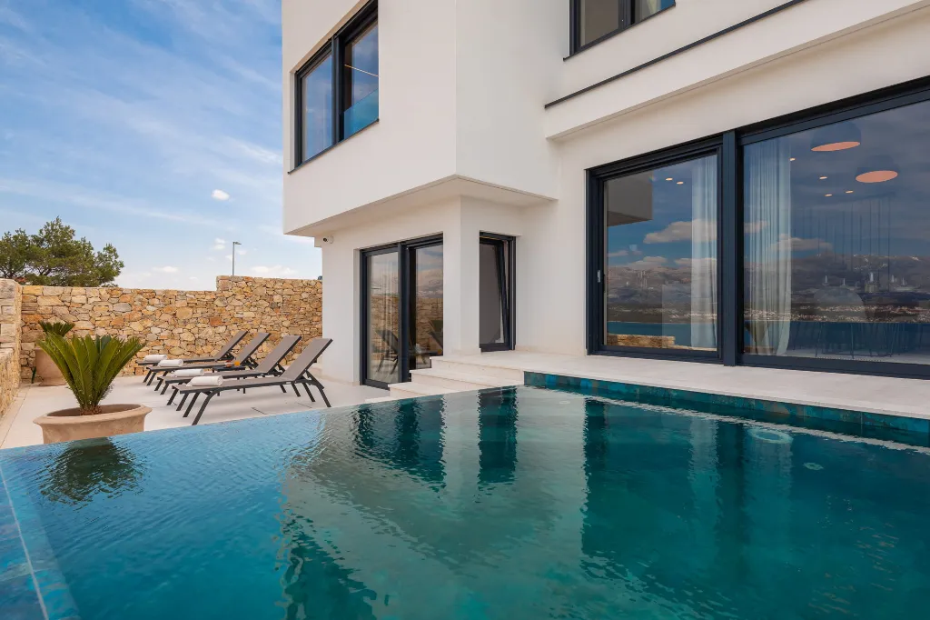 Contemporary Family Villa with Pool, Novigrad
