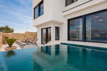Contemporary Family Villa with Pool, Novigrad