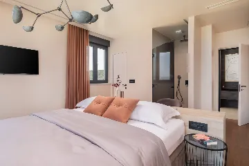 Contemporary Family Villa with Pool, Novigrad