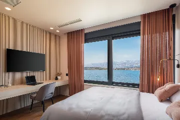 Contemporary Family Villa with Pool, Novigrad