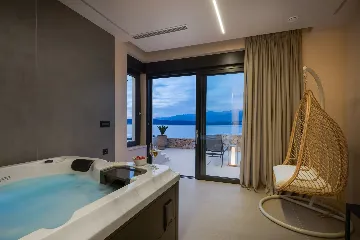 Contemporary Family Villa with Pool, Novigrad