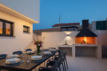 Contemporary Family Villa with Pool, Novigrad