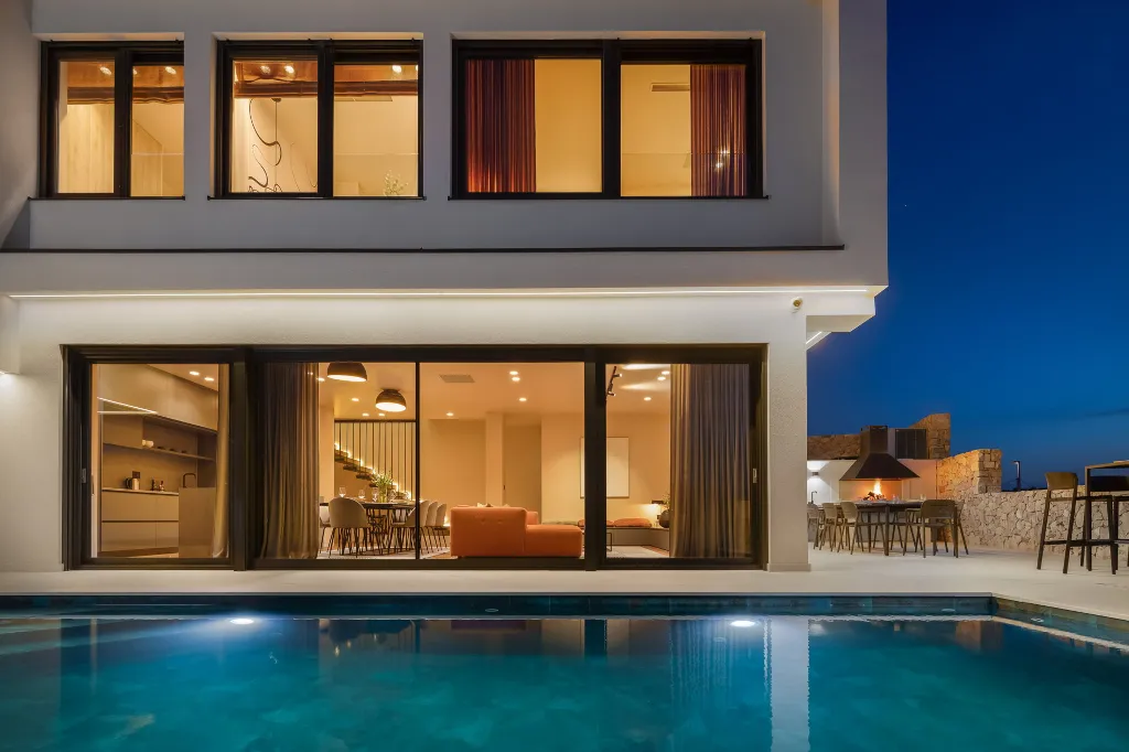 Contemporary Family Villa with Pool, Novigrad