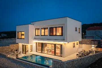 Contemporary Family Villa with Pool, Novigrad