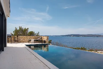 Contemporary Family Villa with Pool, Novigrad