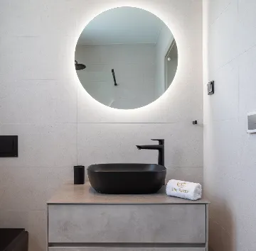 Beachfront Villa with Pool in Tkon