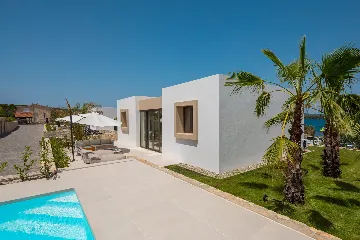 Beachfront Villa with Pool in Tkon