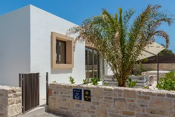 Beachfront Villa with Pool in Tkon