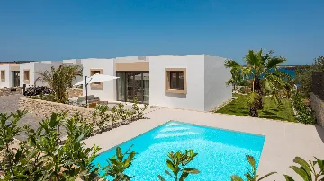 Beachfront Villa with Pool in Tkon