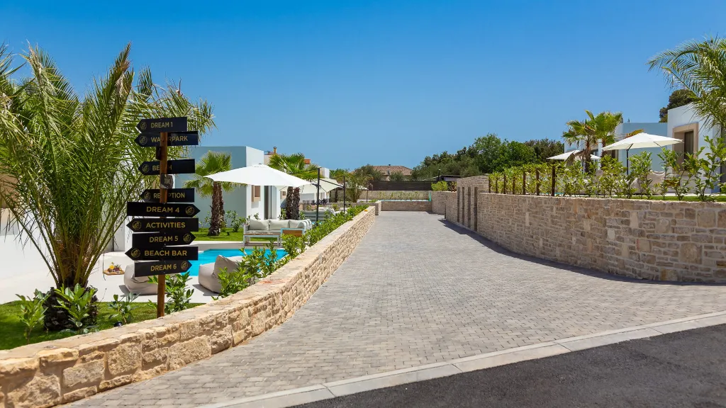 Beachfront Villa with Pool in Tkon