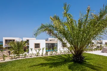 Beachfront Villa with Pool in Tkon