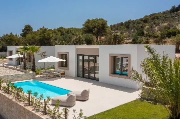 Modern Seaside Villa with Pool, Tkon