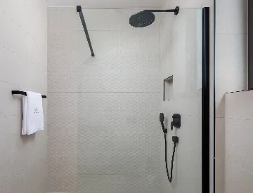 Modern Seaside Villa with Pool, Tkon