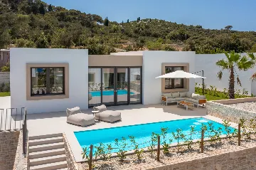 Beachfront Villa with Private Pool in Tkon