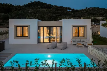 Beachfront Villa with Private Pool in Tkon