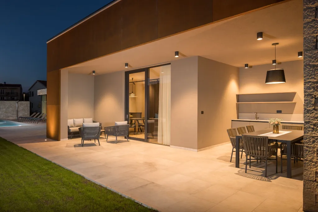 Modern Villa with Pool in Bale