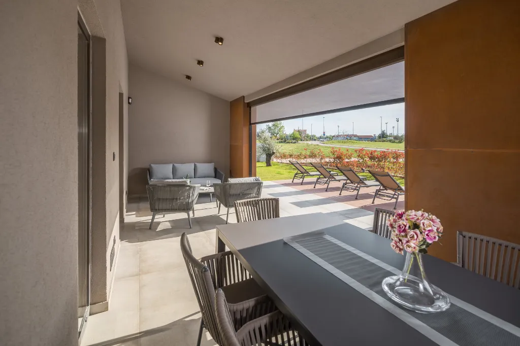 Modern Villa with Pool in Bale