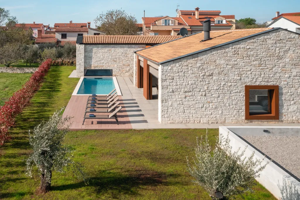 Modern Villa with Pool in Bale
