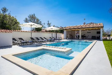 Family Villa with Heated Pool in Krnica