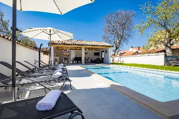 Family Villa with Heated Pool in Krnica