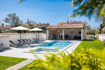 Family Villa with Heated Pool in Krnica