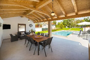 Family Villa with Heated Pool in Krnica