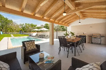 Family Villa with Heated Pool in Krnica