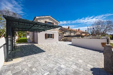 Family Villa with Heated Pool in Krnica