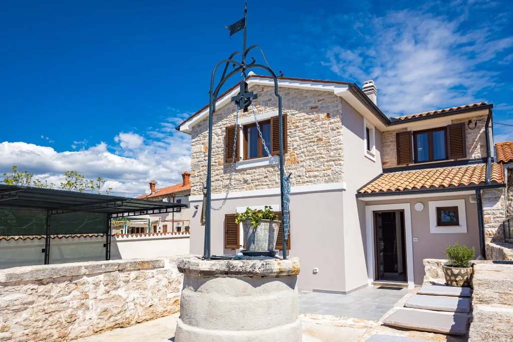 Family Villa with Heated Pool in Krnica