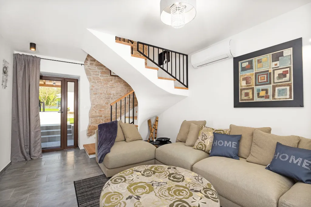 Family Villa with Heated Pool in Krnica