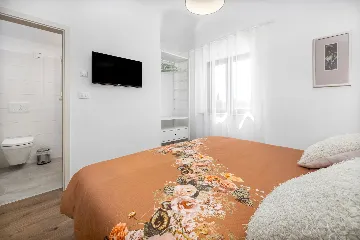 Family Villa with Heated Pool in Krnica