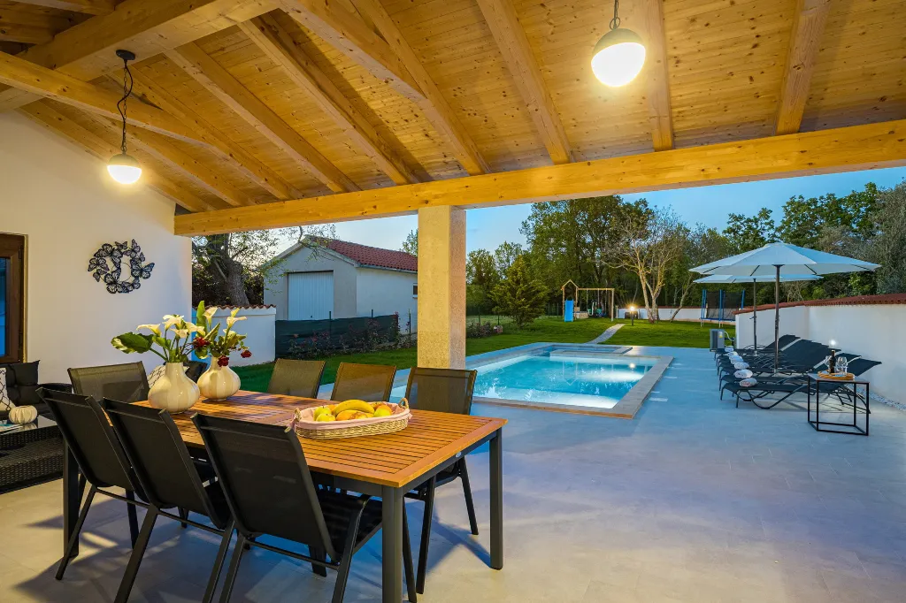 Family Villa with Heated Pool in Krnica