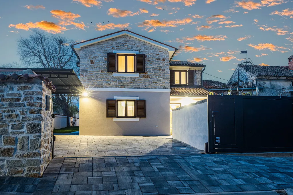 Family Villa with Heated Pool in Krnica