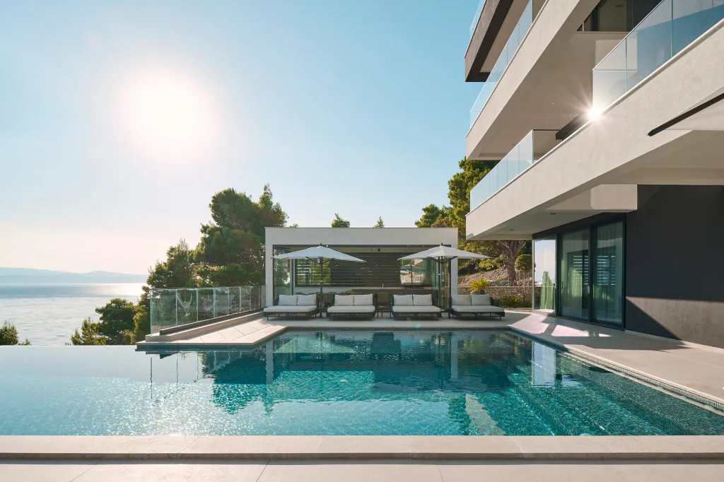 Spacious Villa Retreat with Pools in Mimice