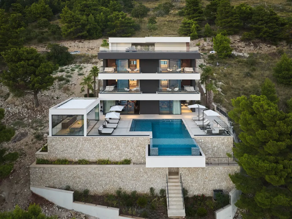 Spacious Villa Retreat with Pools in Mimice