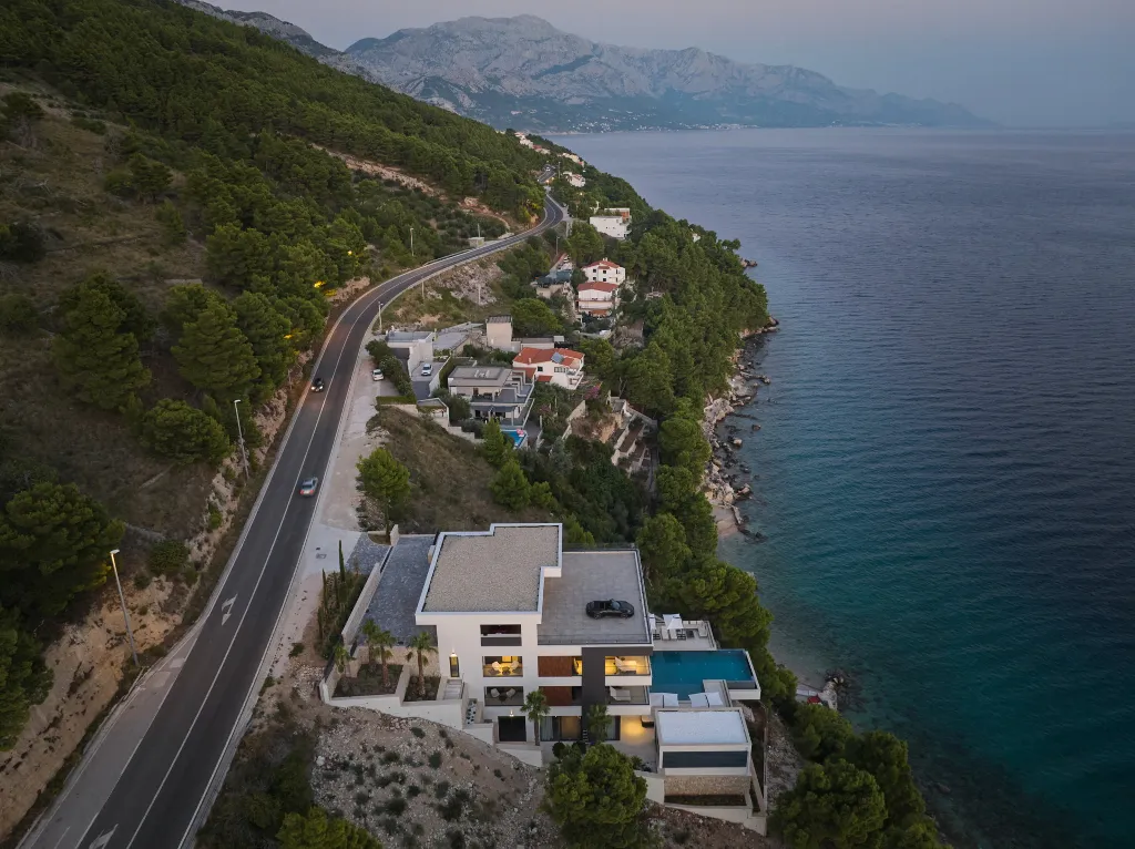 Spacious Villa Retreat with Pools in Mimice