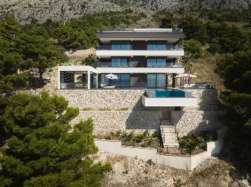 Spacious Villa Retreat with Pools in Mimice