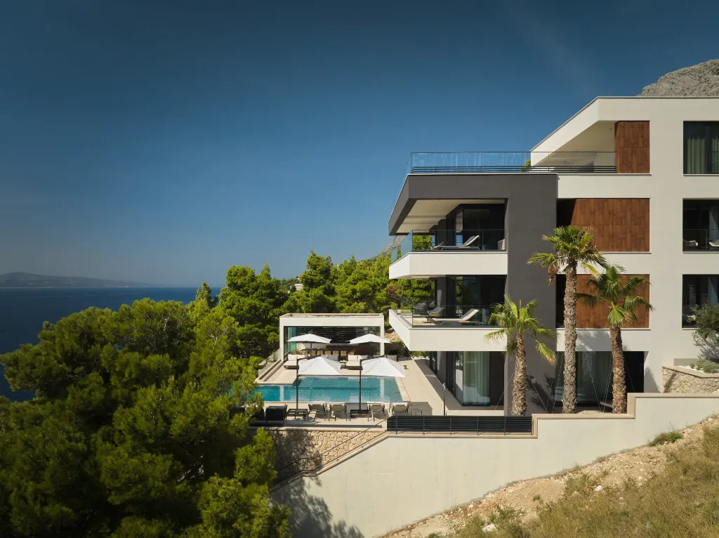Spacious Villa Retreat with Pools in Mimice